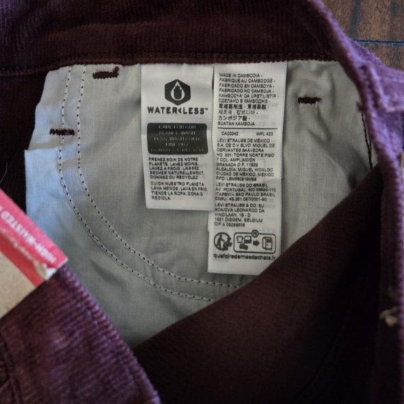 Levi's Women's High Waisted Tapered Corduroy Mom Jeans In Burgundy Size W28 L27 - Picture 14 of 16